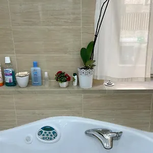 https://cesares-home.taorminaitalyhotels.com