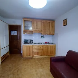 Breakfast Around The Mountains Apartament